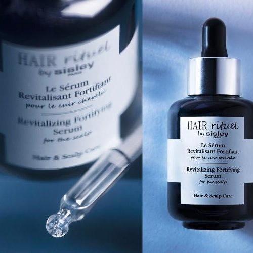 La chute de cheveux vous inquiète ? C’est une étape normale de la vie, mais elle peut peser sur la confiance en soi. Cette chute peut être causée par une grossesse, un stress, une anesthésie ou tout simplement un changement de saison, même pour vous, M