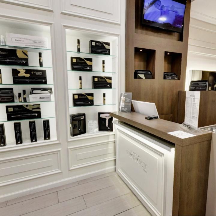 Photo espace accueil caisse & revente produits Salon Franck Provost 5 Avenues - 13004 Marseille