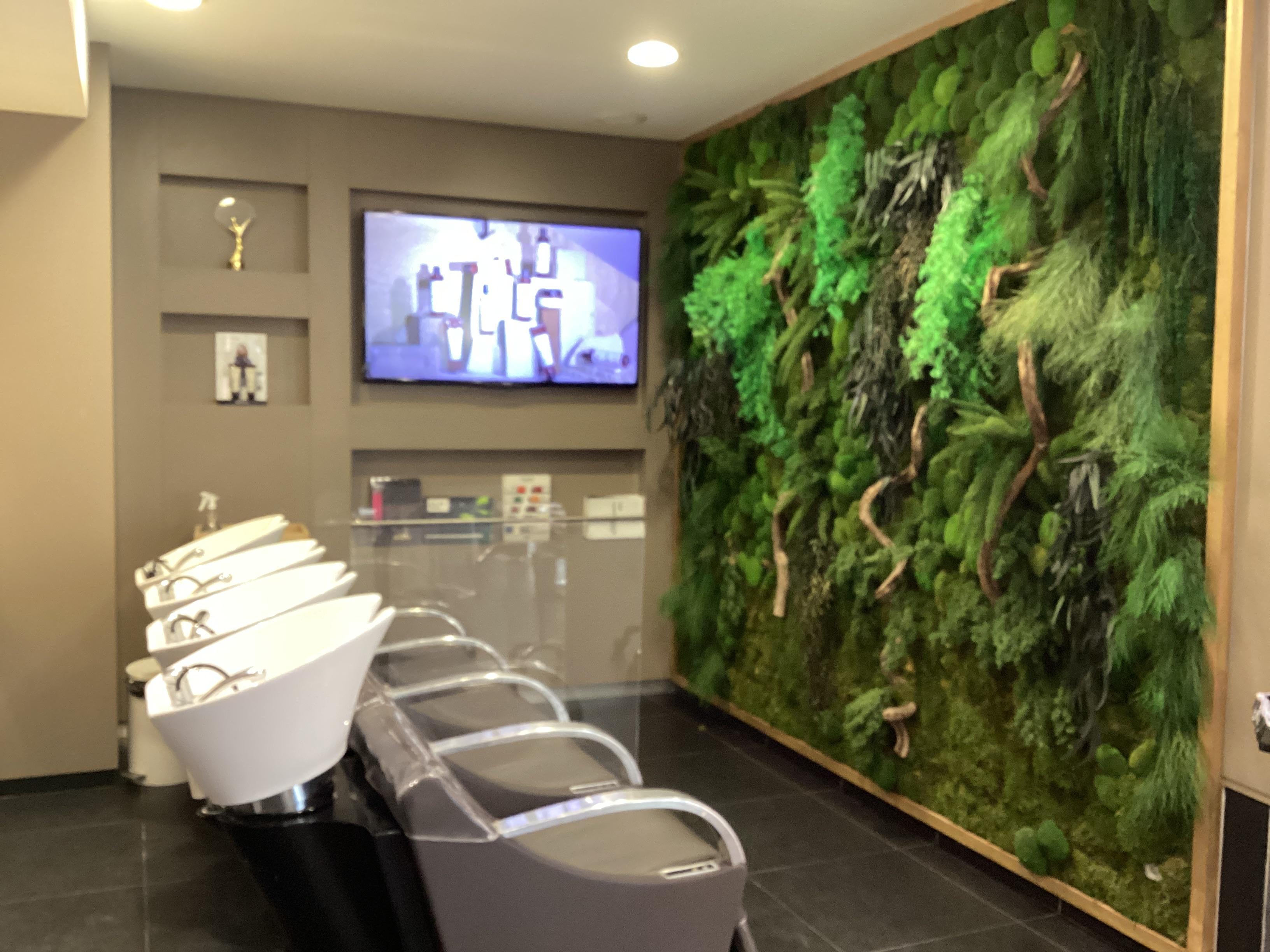 Bac avec mur végétal